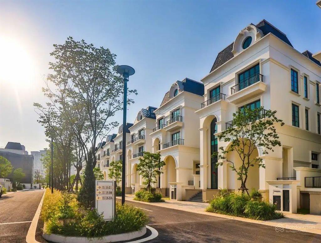 Bán bt đơn lập le jandin  park city 360m2, 4 tầng, 4 mặt thoáng, 6 ngủ +, 1** tỷ