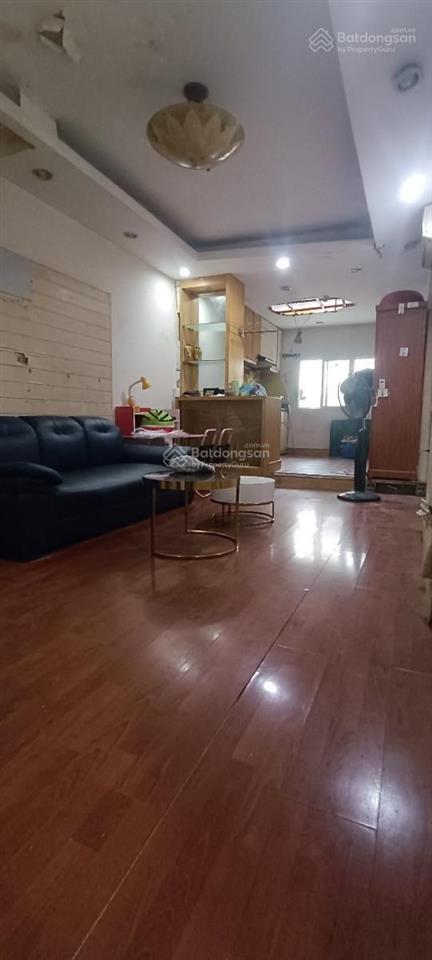 Tập thể kim liên, tầng 4, 80m2 (48 m2 sổ đỏ) 2 ngủ, 4.x tỷ.