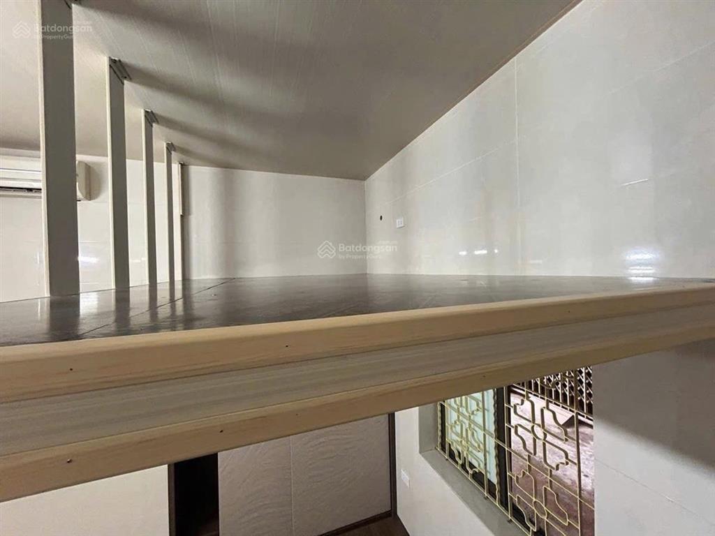 Tập thể chùa láng, tầng 1, 25 m2 (15.3 m2 sổ đỏ) 1 ngủ, chỉ 1.x tỷ.