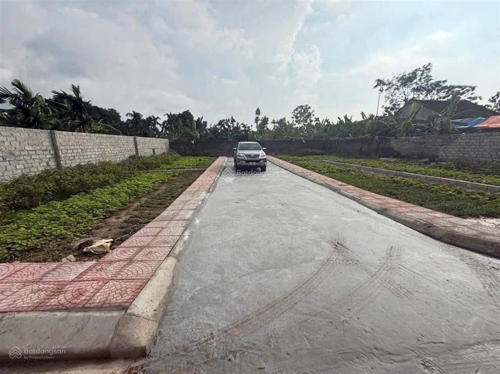 Tài chính chỉ nhỉnh 1 tỷ các bác đã có 1 lô đất xe 81m2, đường xe 7 chỗ chạy thoải mái
