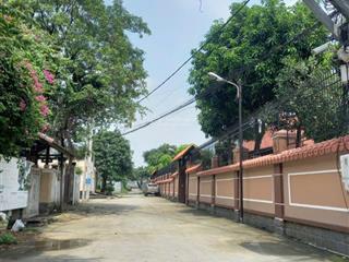 Nhà gần vạn phúc  giáp sông sài gòn  9,9 tỷ