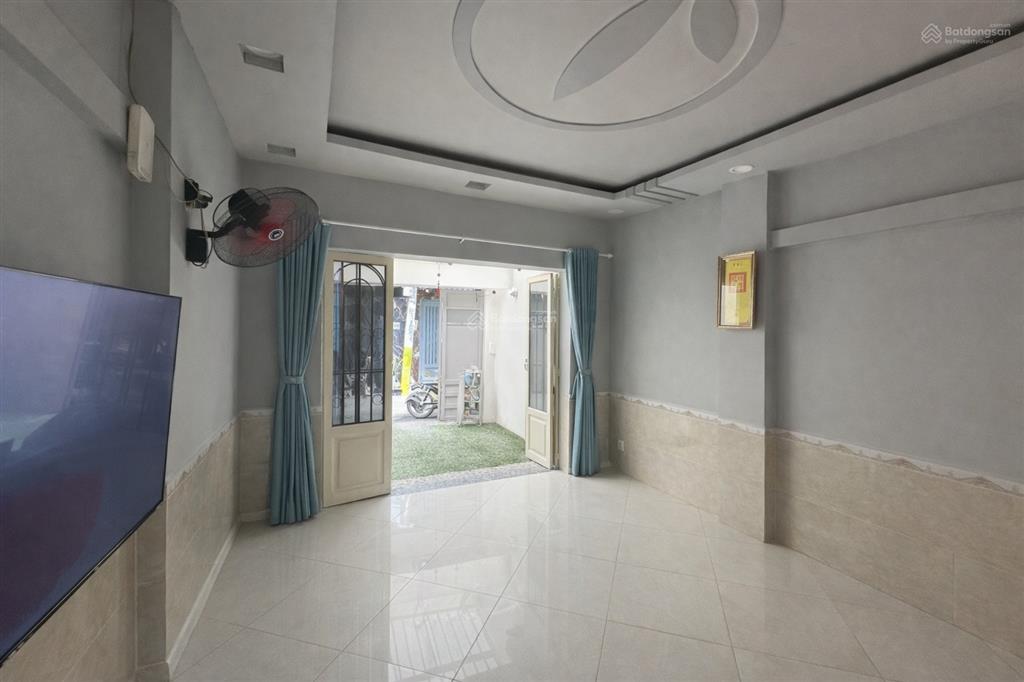 Đối diện emart  xe hơi ngủ trong nhà  khu đồng bộ xd cao tầng  64m2 (4x16m)  6.35 tỷ tl  phan