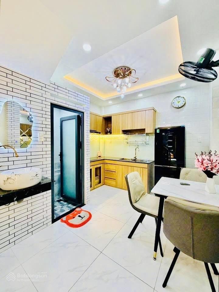 Ngay emart2, hẻm gần 4m, 3 tầng, full nội thất, 3pn, dtsd 100m2  4.86tỷ