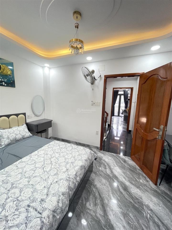 Siêu hiếm  hẻm nhựa kế mặt tiền  hơn 7 tỷ  5 tầng 5pn, 5wc.