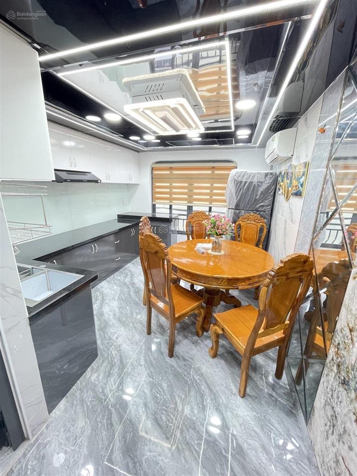 Siêu hiếm  hẻm nhựa kế mặt tiền  hơn 7 tỷ  5 tầng 5pn, 5wc.