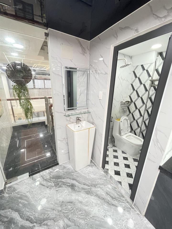 Siêu hiếm  hẻm nhựa kế mặt tiền  hơn 7 tỷ  5 tầng 5pn, 5wc.