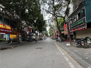 Bán gấp nhà phố núi trúc ba đình 40m 4 tầng mt3.6m  giá 10.9 tỷ vị trí gần phố ,ngõ thoáng