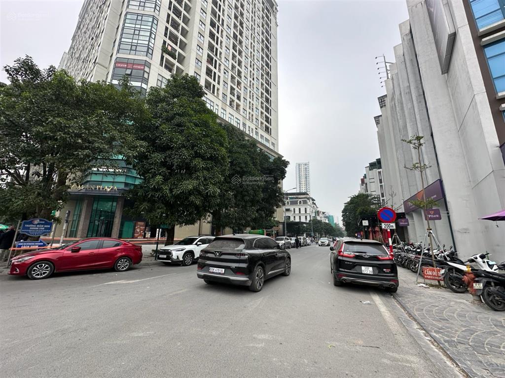 Biệt thự roman plaza tố hữuđẳng cấp thượng lưu dt200m 4 tầng mt12m, vỉa hè rộng3 ô tô tránh