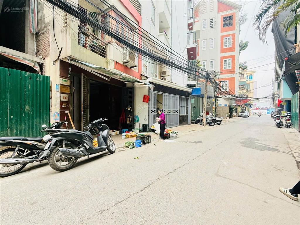 Bán gấp nhà phố thái thịnh, ôtô vào nhà kd nhộn nhịp, 2 thoáng trước sau  55m2 4 tầng  chỉ 19.9tỷ