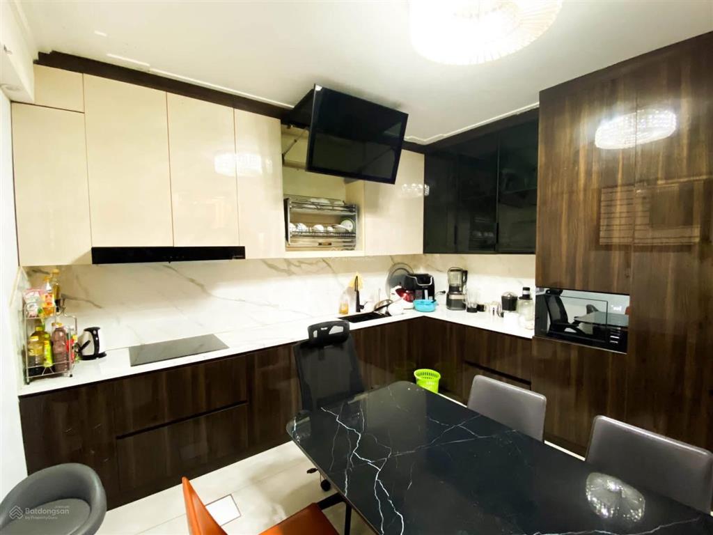 Bán nhà đẹp nguyễn chí thanhlô gócô tô tránhkd đỉnhdt60m 6 tầng thang máymt4.5m 26.x tỷ