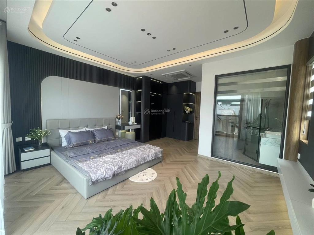 Bán nhà phố hoàng cầu ô tô tránhcách phố 30m kdvpdt55m 5 tầngmt4m 2 thoángchỉ 18 tỷ