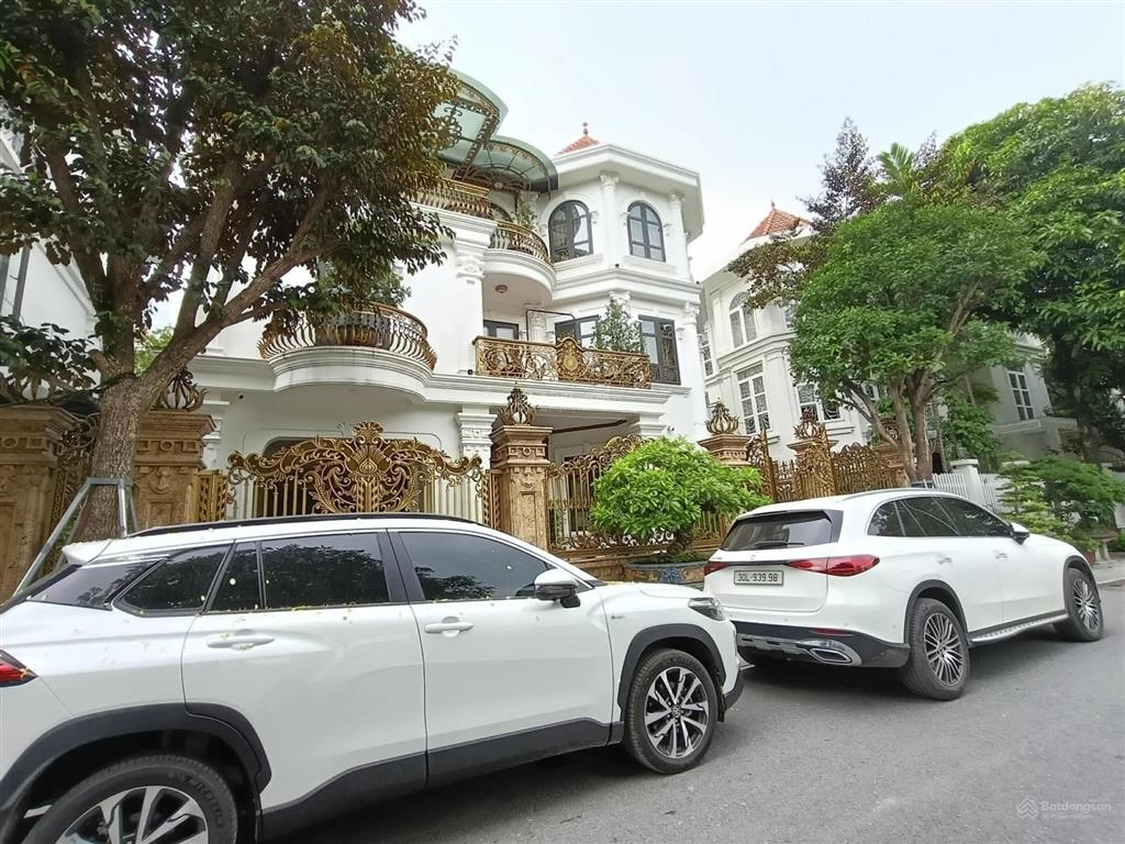 Bán biệt thự phố nguyễn thị định view thoángô tô tránh dừng đỗ thoải máidt270mmt20m130 tỷ