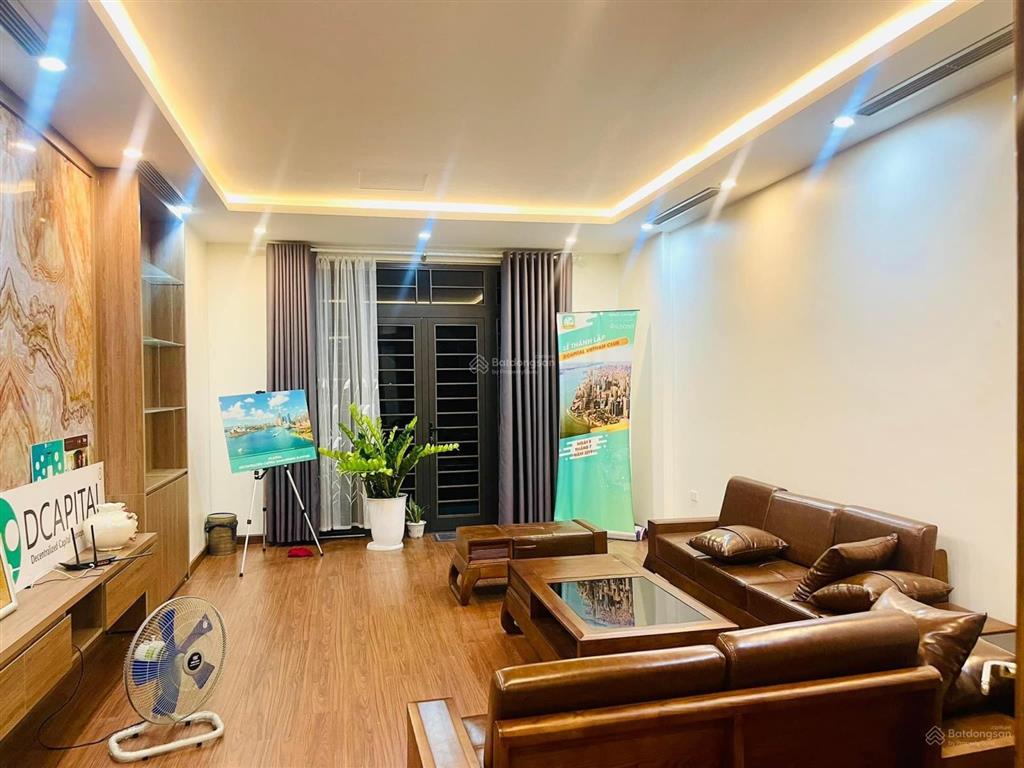 Bán nhà phố nguyễn chí thanh,ô tô vào nhà  15m ra mặt phốdt45m 5 tầng  mt4m nhỉnh 18 tỷ