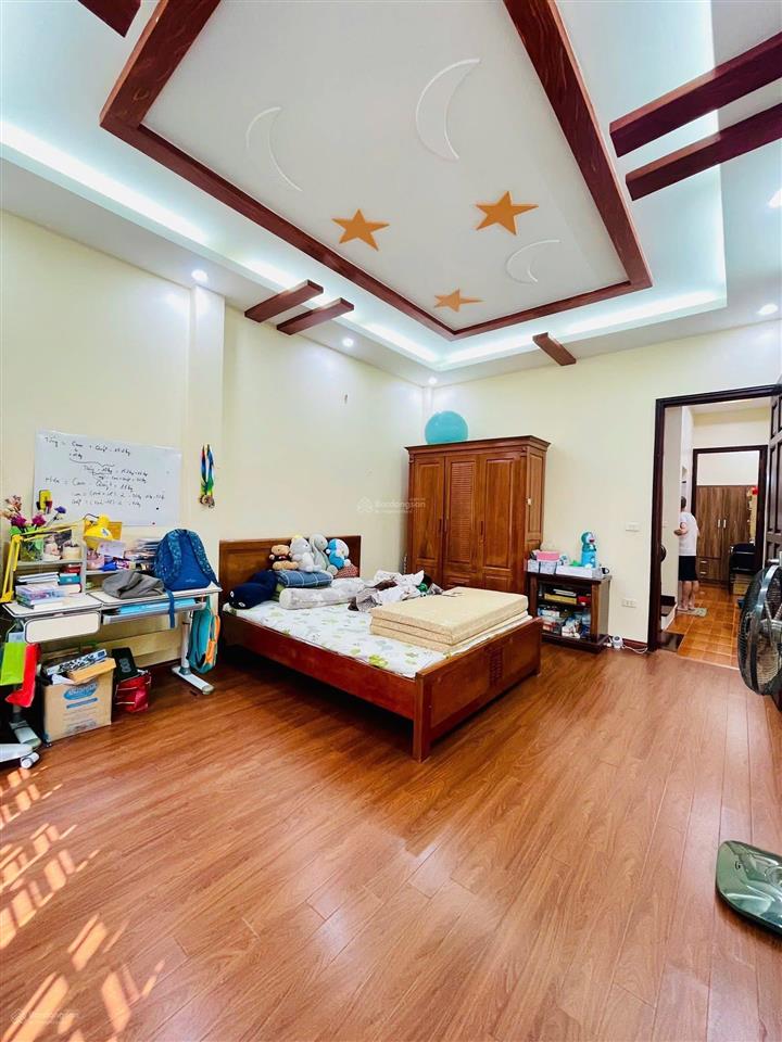 Bán nhà phố hoàng cầu kinh doanh ô tô tránh 2 mặt tiền dt65m5 tầngmt4.3m3mgiá  24 tỷ