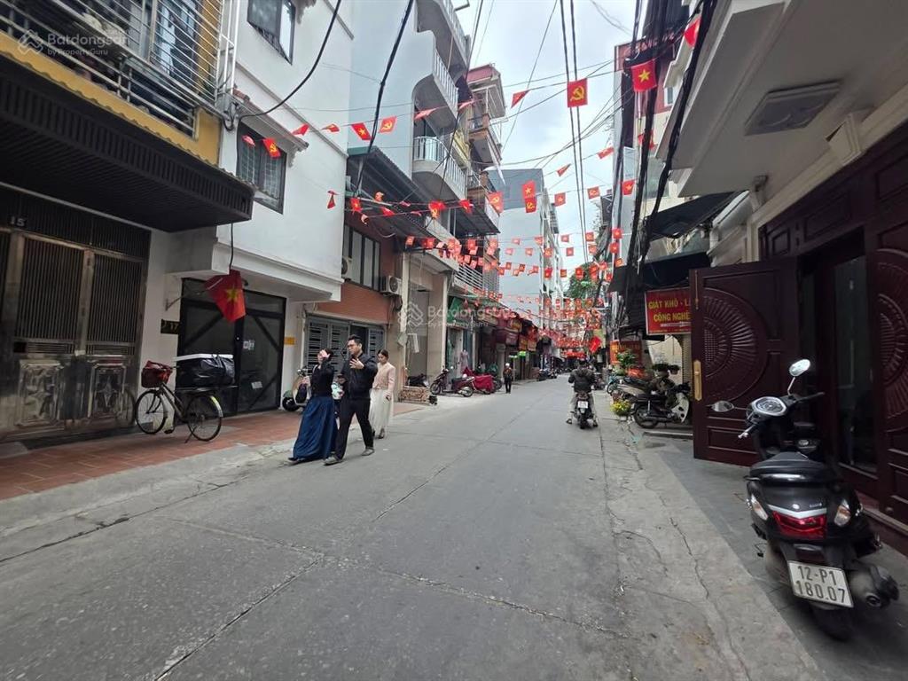 Bán nhà ngõ thái hà vỉa hè kinh doanh vị trí kd sầm uấtdt45m 4 tầngmt4mgiá chỉ 16.x tỷ