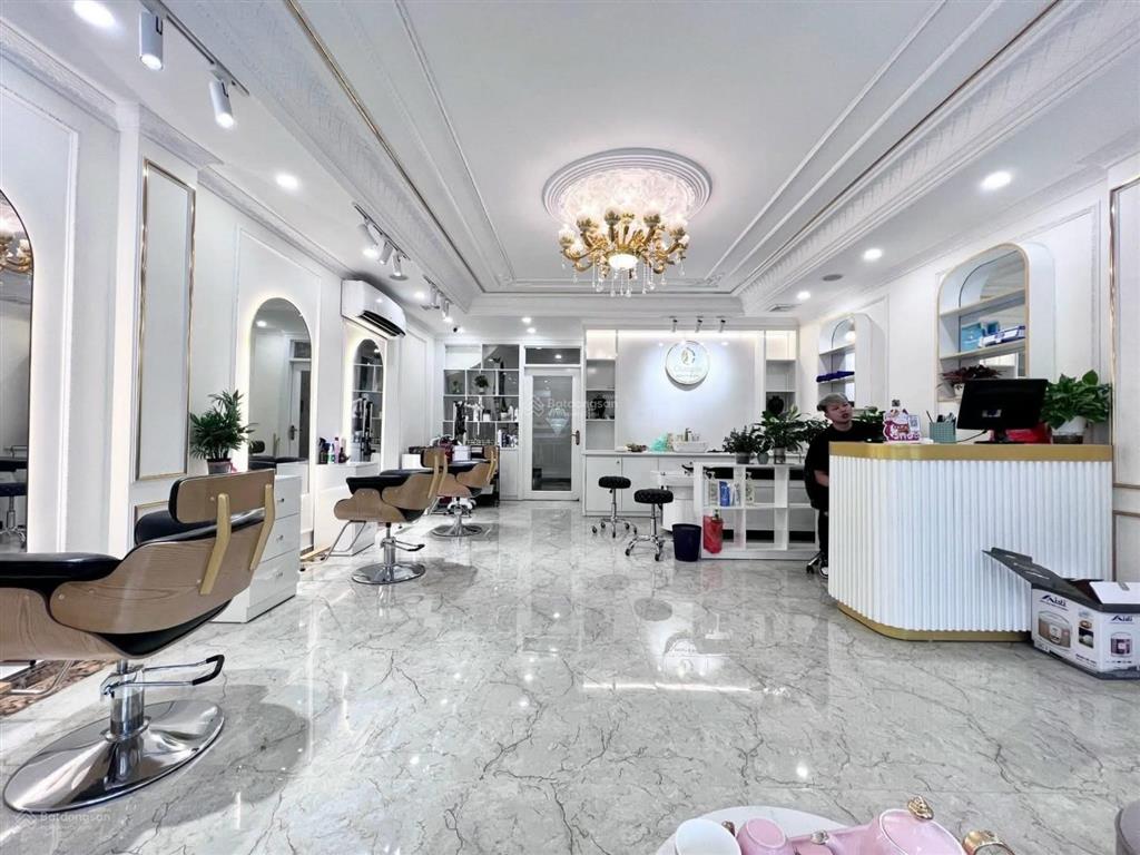 Bán nhà 9 tầng lô góc ba đình vỉa hè ô tô tránh kd dòng tiền 2 tỷ/năm dt 90m2 vị trí hiếm 39.9 tỷ