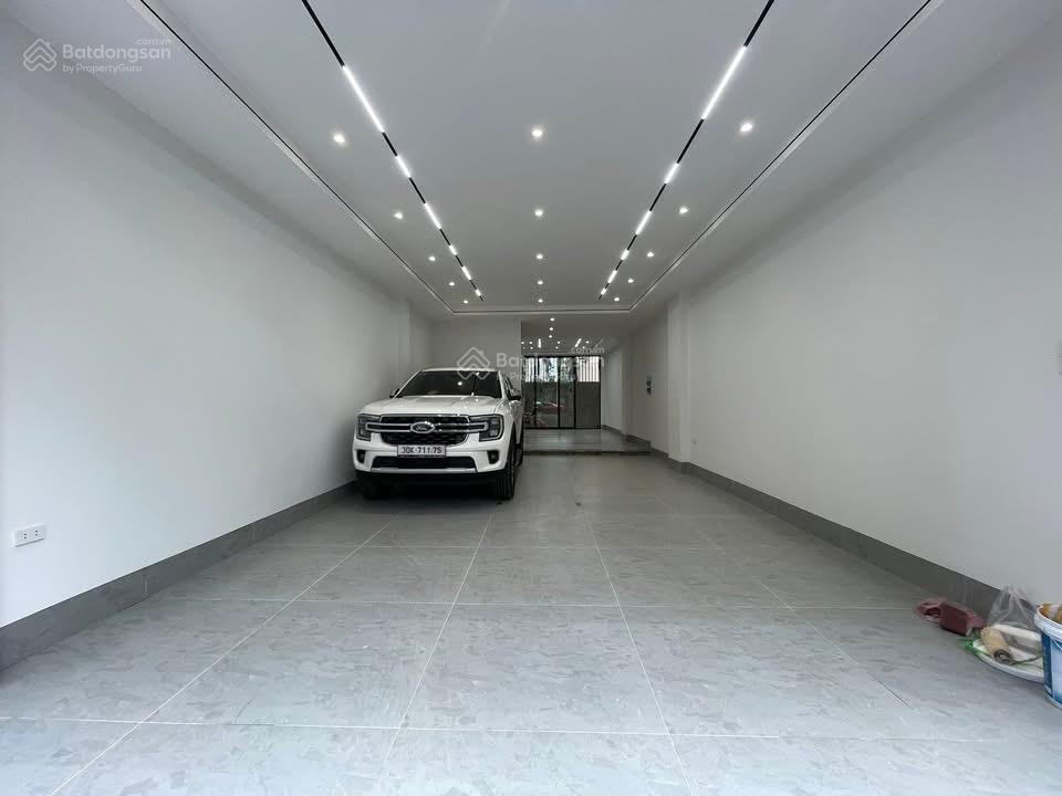 Bán nhà phố trần duy hưngphân lô ô tô tránhgần phốdt68m7 tầng thang máy mt4.5m28.x tỷ