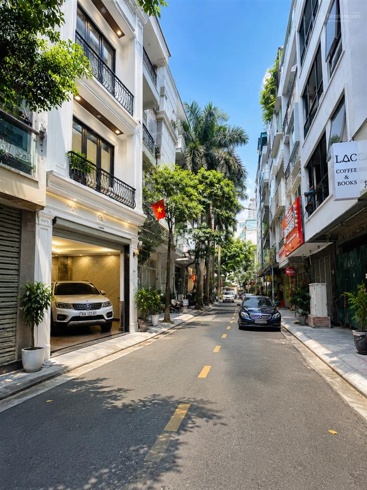Bán nhà phố hoàng ngânphân lô vỉa hè ô tô tránhkd nhộn nhịp dt60m25 tầngmt4.7mgiá 27.5 tỷ