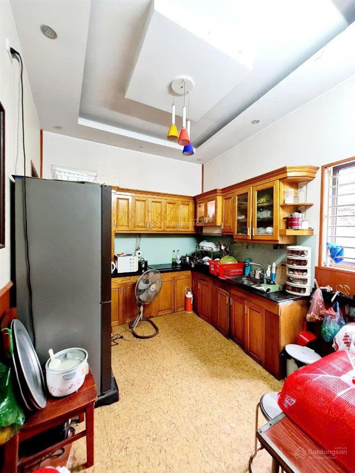 Bán nhà cầu giấy  chỉ 7 tỷ 43m2, tặng nhà 2 tầng có 2 ngủ  mt 4m  giá quá rẻ