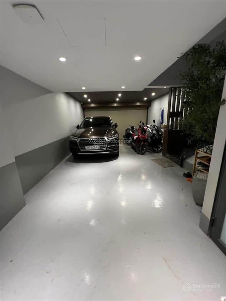 Bán nhà phố nguyễn chí thanh100m25 tầng thang máymt5.6mgara ô tônhà vô cùng đẹp2 thoáng35 t