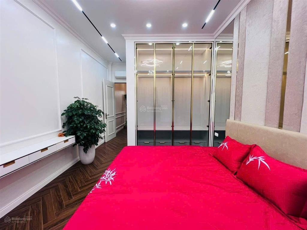 Bán nhà đường láng 7 tầng tm 2 thoáng trước sau  gara ôtô dt 48m2  nhỉnh 18 tỷ tặng nội thất