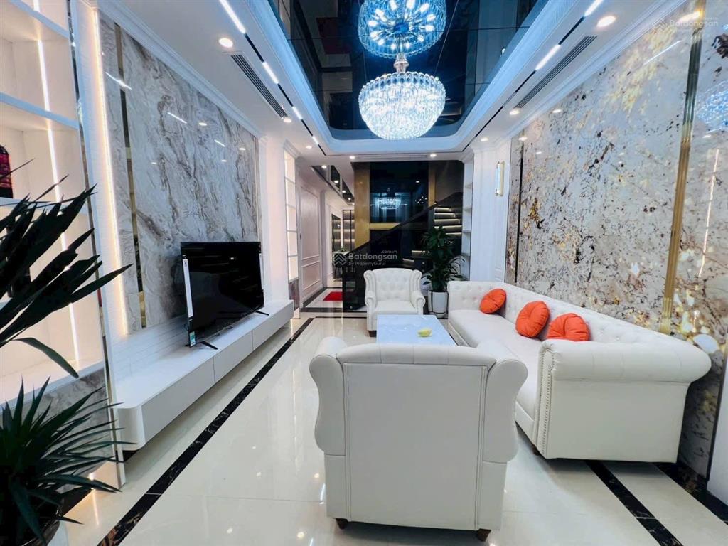 Bán nhà đường láng 7 tầng tm 2 thoáng trước sau  gara ôtô dt 48m2  nhỉnh 18 tỷ tặng nội thất