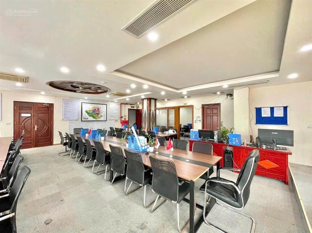 Bán tòa nhà phố nguyễn hoànglê đức thọ180m210 tầngmt24mlô góc bề thếdòng tiền 250 triệu/th