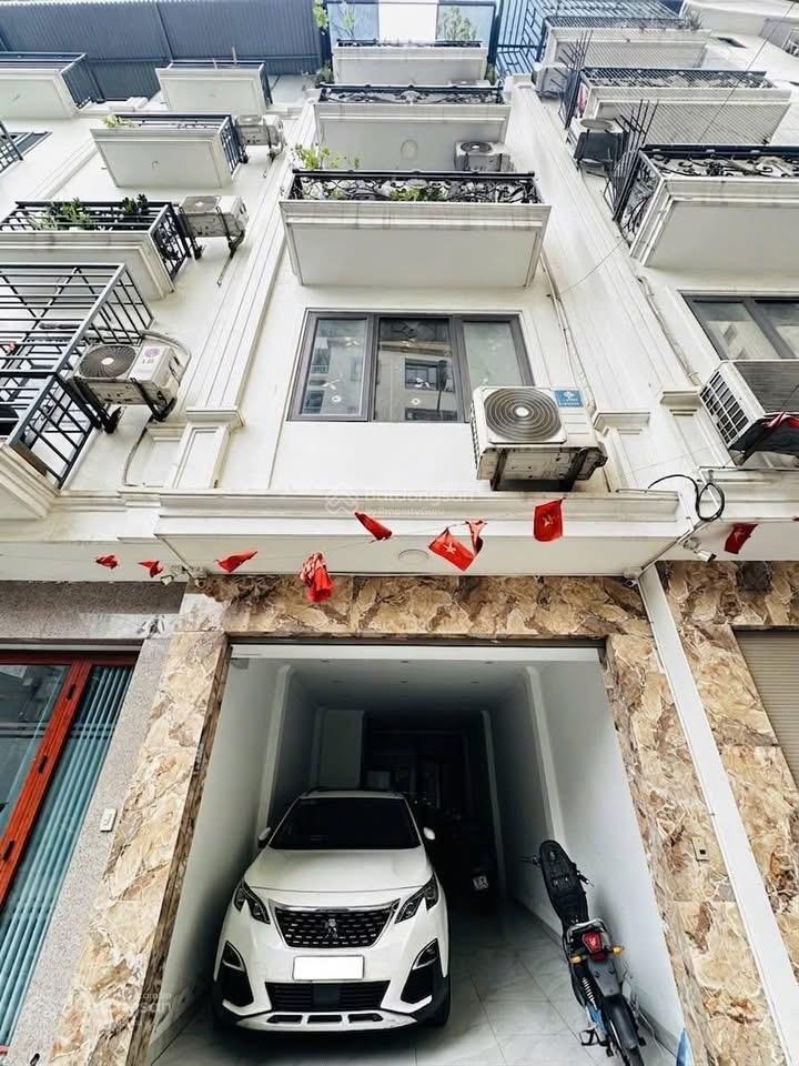 Chỉ 10.x tỷ nhà đẹp thanh xuân ô tô vào nhà dt40m 5 tầng  mt3.8m tặng nội thất sang sịn