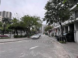 Bán biệt thự trung hoà 3 mặt thoáng, view vườn hoa, dt 161m2 x 5 tầng  mt 8m nhà thô  giá 55 tỷ