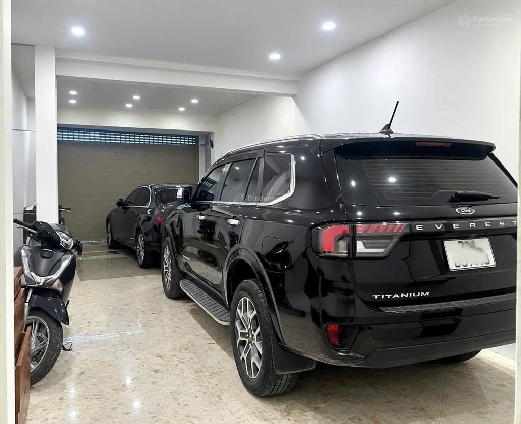 Bán nhà phố nguyên hồngphân lô ô tô tránh10m ra phốdt70m25 tầngmt6.5mnhỉnh 30 tỷ