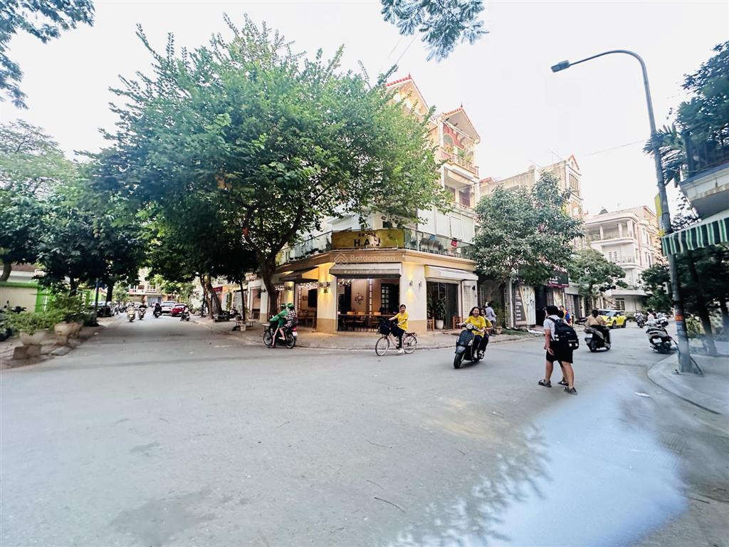Bán nhà liền kề kđt văn quán lô góc 2 mặt tiền rộngdt117m 4 tầng mt23m view thoáng sáng