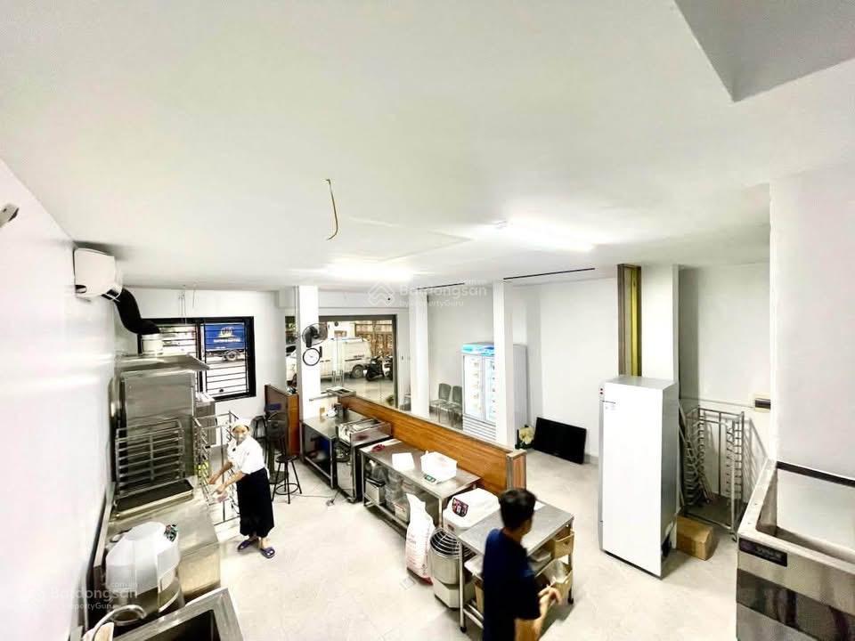 Hiếm có trung tâm ba đình  lô góc 2 mặt ô tô tránh  8 tầng thang máy kinh doanh dòng tiền 70tr/th