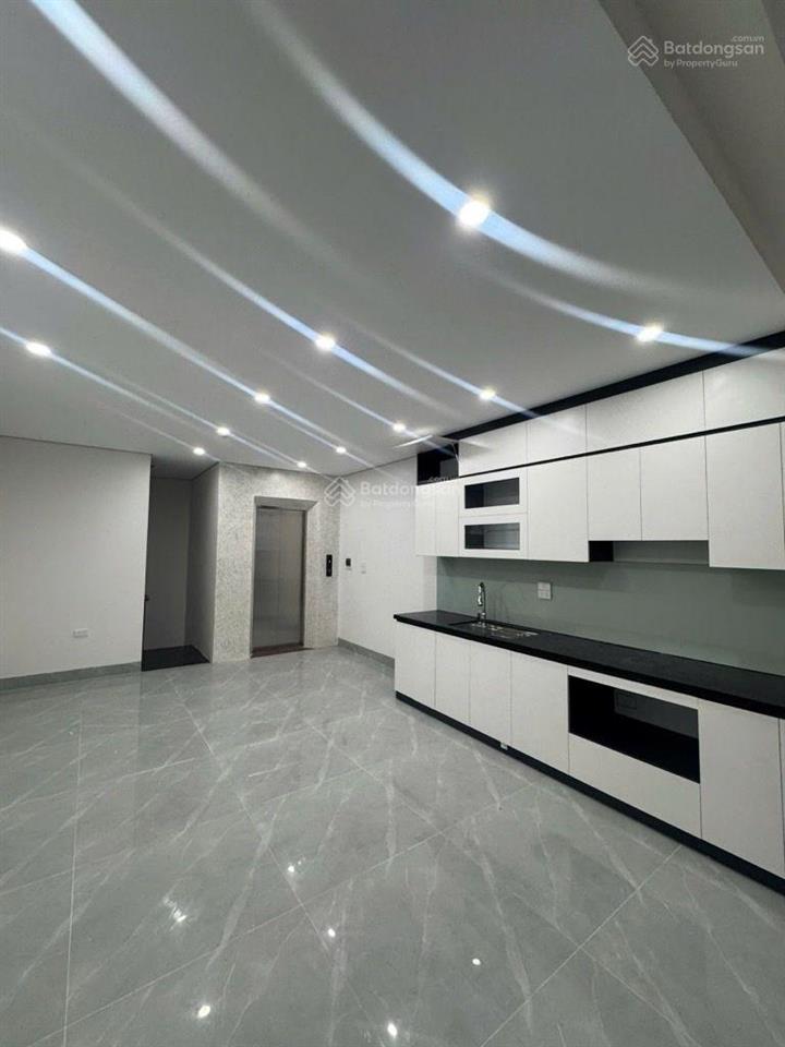 Nhà ngọc trì  long biên 55m2, 5 tầng thang máy, lô góc, gần ô tô, giá hơn 8 tỷ.