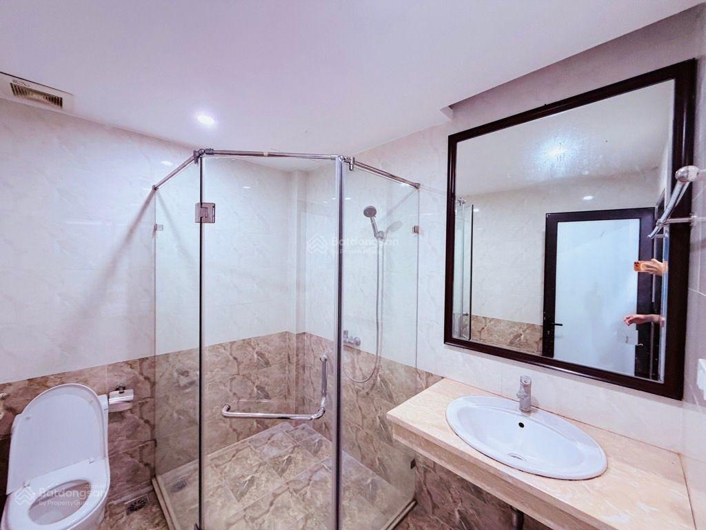 Nhà bồ đề long biên 36m2 5 tầng, mt 4.7m ngõ thông, ô tô đỗ cổng giá nhỉnh 8 tỷ.