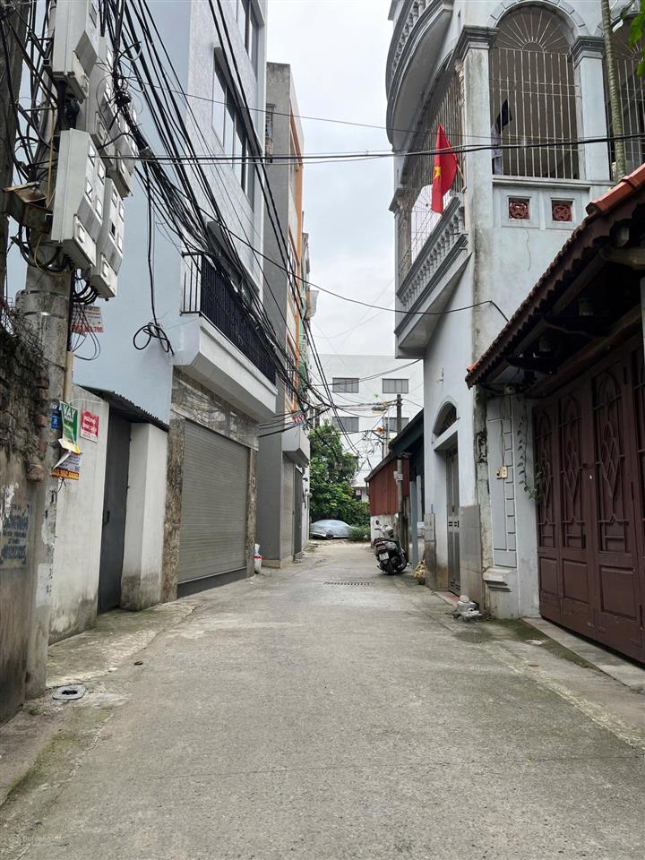 Nhà bát khối  long biên. lô góc, 45m mt 5m, 6 tầng thang máy. ô tô vào nhà.