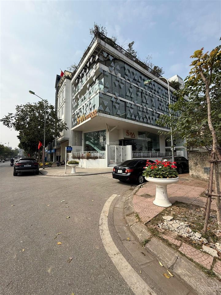 Chủ bán nhanh toà nhà văn phòng đẹp nhất phố lâm hạ. lô góc 8 tầng, 3 mặt tiền, 250m2 giá 162,5 tỷ.