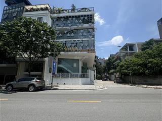 Chủ bán nhanh toà nhà văn phòng đẹp nhất phố lâm hạ. lô góc 8 tầng, 3 mặt tiền, 250m2 giá 162,5 tỷ.