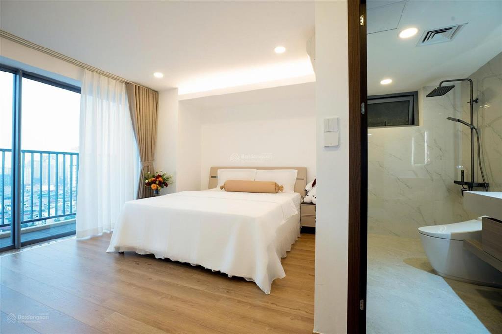 Bán căn penhouse 170m2, handiresco, 31 lê văn lương, 5 phòng, 15,5 tỷ