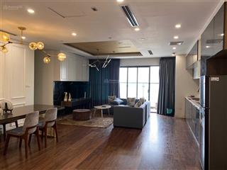 Cần bán căn góc, ban công đông nam, view nội khu hapulico, dt 118m2, toà the legacy