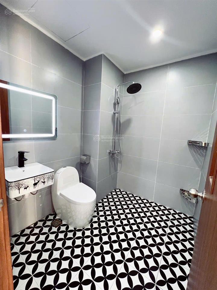 Cần bán rất gấp 18t1 lê văn lương, 107m2. giá 8,6 tỷ