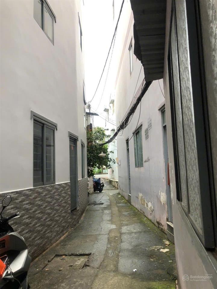 Nhà đẹp 50m2,đường nguyễn văn nguyễn,q1.3 tầng,4pn, vô cùng thoáng mát & rộng rãi.20m đến hoàng sa