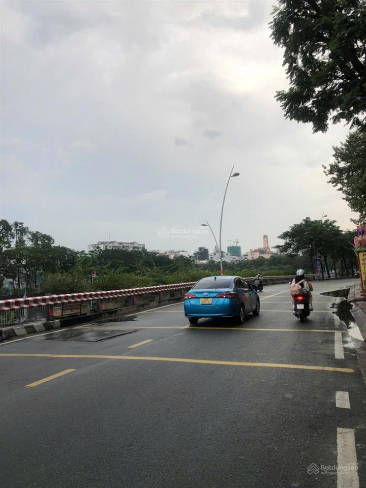 Nhà đẹp 50m2,đường nguyễn văn nguyễn,q1.3 tầng,4pn, vô cùng thoáng mát & rộng rãi.20m đến hoàng sa