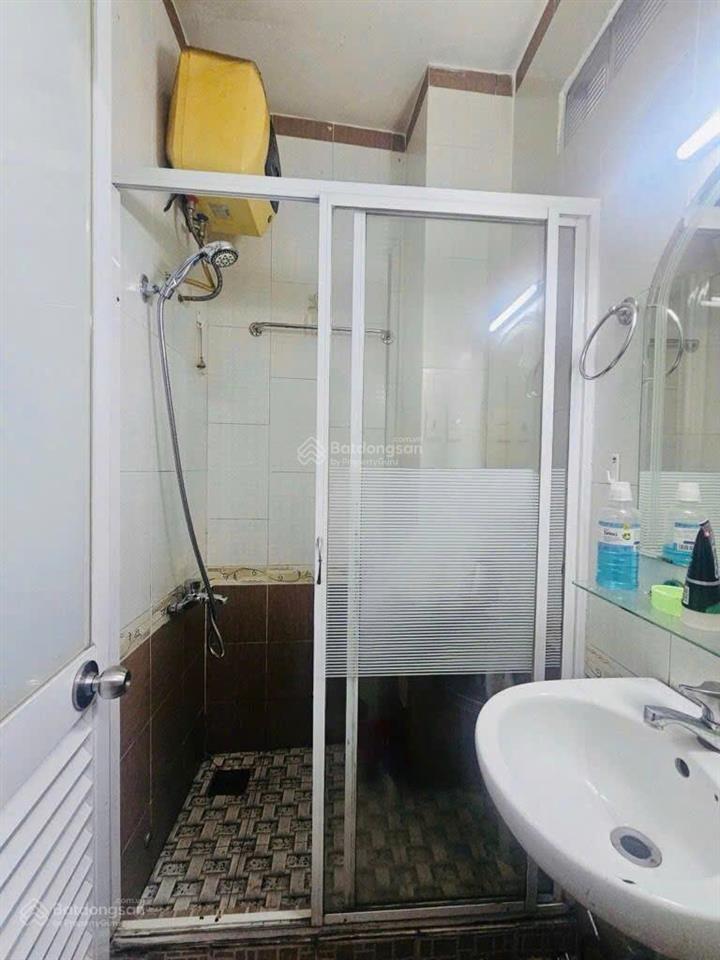 Bán nhà trung tâm q. 3, đường vườn chuối. hẻm xe hơi 5m, 3 tầng, 4 pn, nhà đẹp full tiện nghi