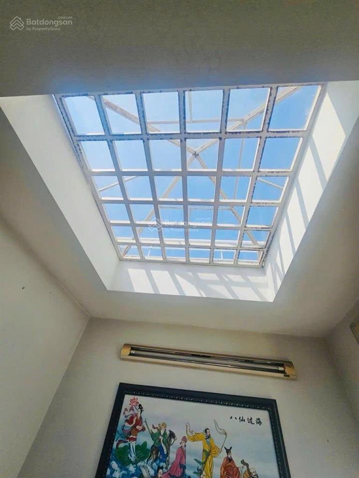 Bán nhà trung tâm q. 3, đường vườn chuối. hẻm xe hơi 5m, 3 tầng, 4 pn, nhà đẹp full tiện nghi