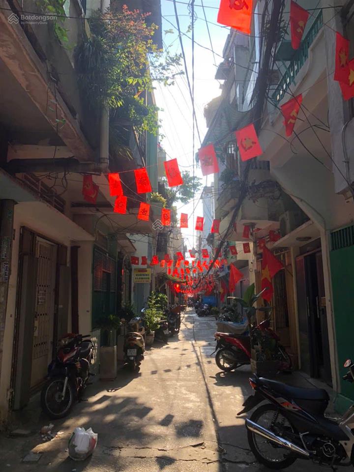 Bán nhà trung tâm q. 3, đường vườn chuối. hẻm xe hơi 5m, 3 tầng, 4 pn, nhà đẹp full tiện nghi