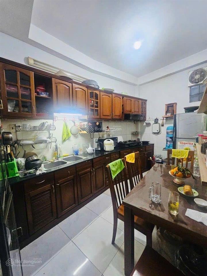 Bán nhà trung tâm q. 3, đường vườn chuối. hẻm xe hơi 5m, 3 tầng, 4 pn, nhà đẹp full tiện nghi