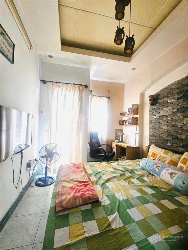 Bán nhà trung tâm q. 3, đường vườn chuối. hẻm xe hơi 5m, 3 tầng, 4 pn, nhà đẹp full tiện nghi