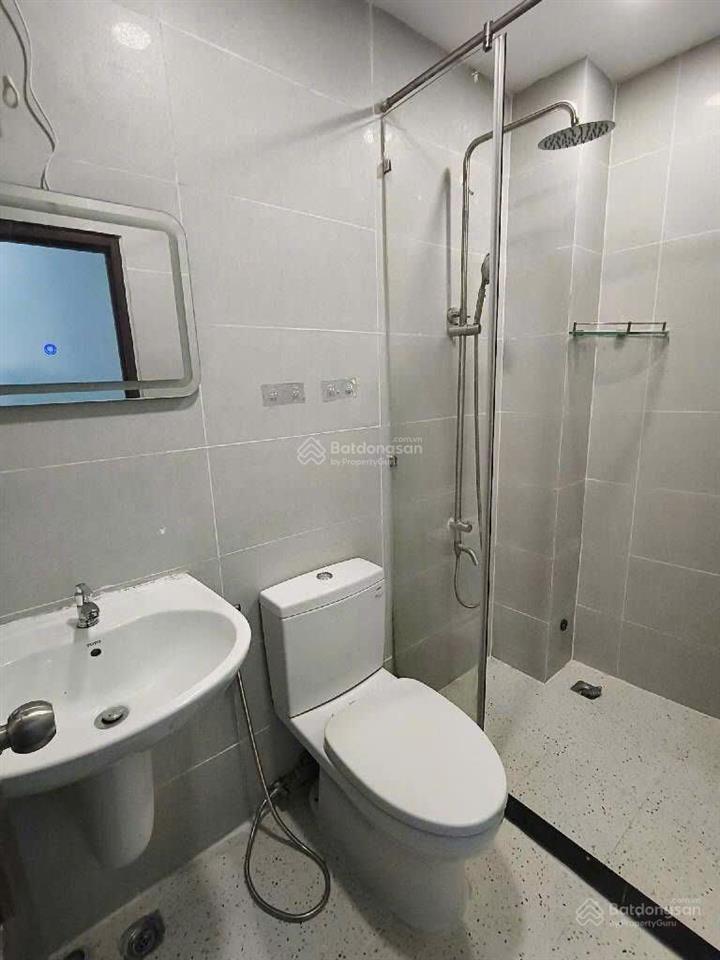 Cách mặt tiền hoàng sa 20m, 2 lầu, 3pn, cầu hoàng hoa thám. nhà đẹp vào ở ngay trần quang khải, q.1