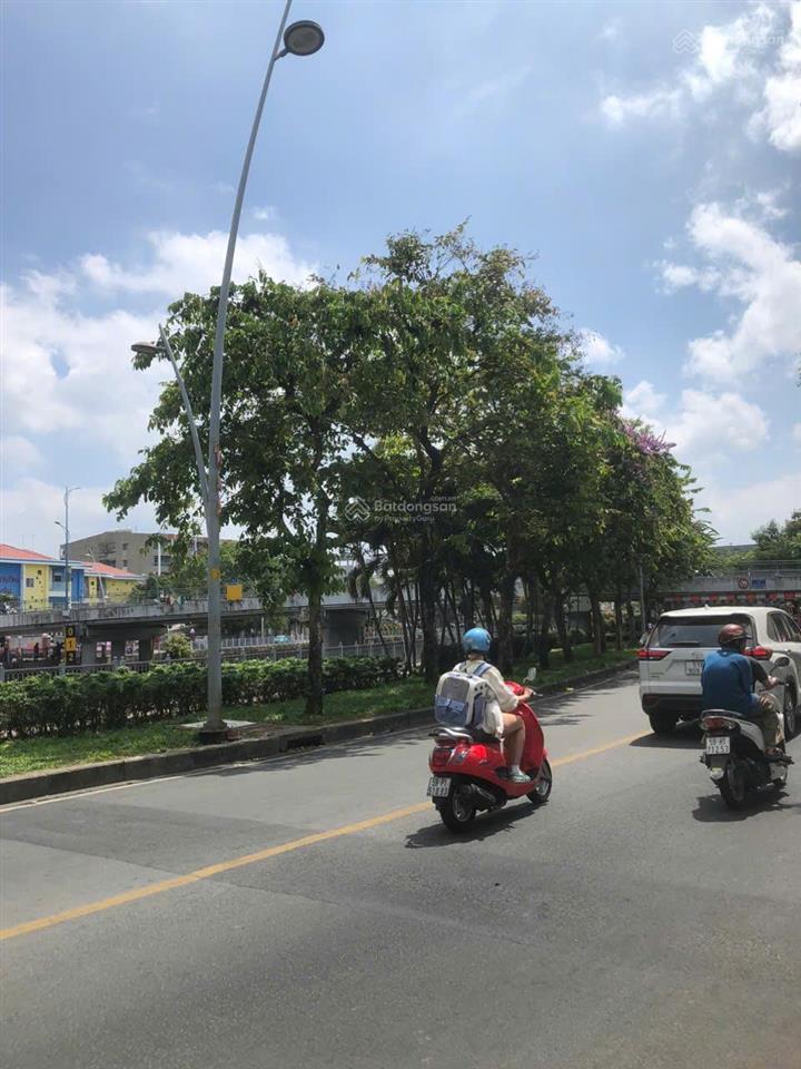 Cách mặt tiền hoàng sa 20m, 2 lầu, 3pn, cầu hoàng hoa thám. nhà đẹp vào ở ngay trần quang khải, q.1