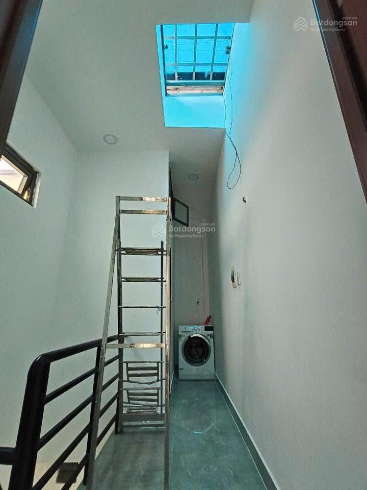 Cách mặt tiền hoàng sa 20m, 2 lầu, 3pn, cầu hoàng hoa thám. nhà đẹp vào ở ngay trần quang khải, q.1